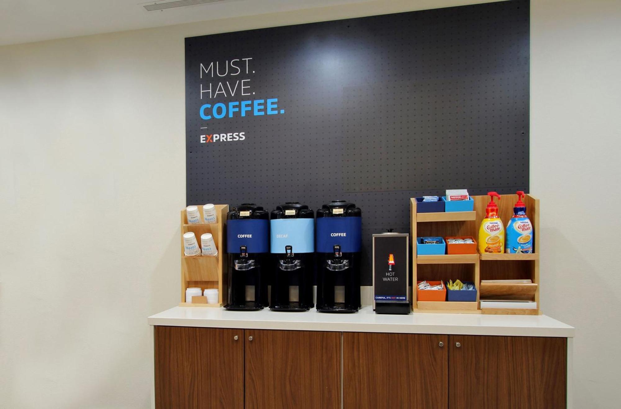 Holiday Inn Express & Suites Kansas City Airport By Ihg Extérieur photo