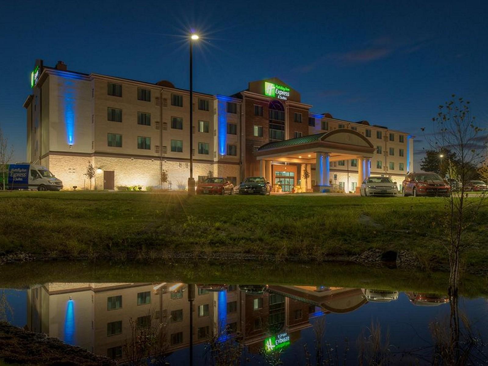 Holiday Inn Express & Suites Kansas City Airport By Ihg Extérieur photo