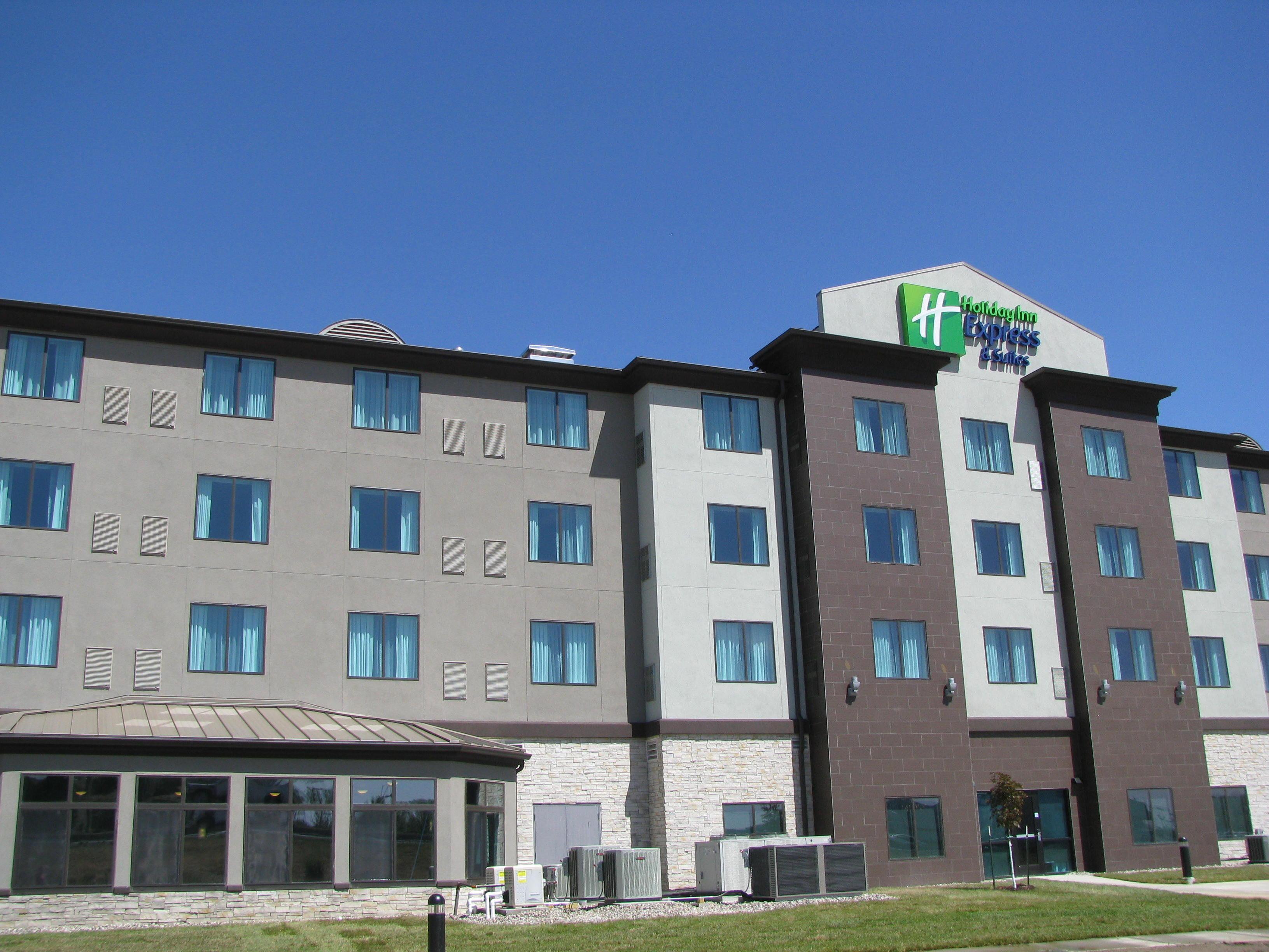 Holiday Inn Express & Suites Kansas City Airport By Ihg Extérieur photo