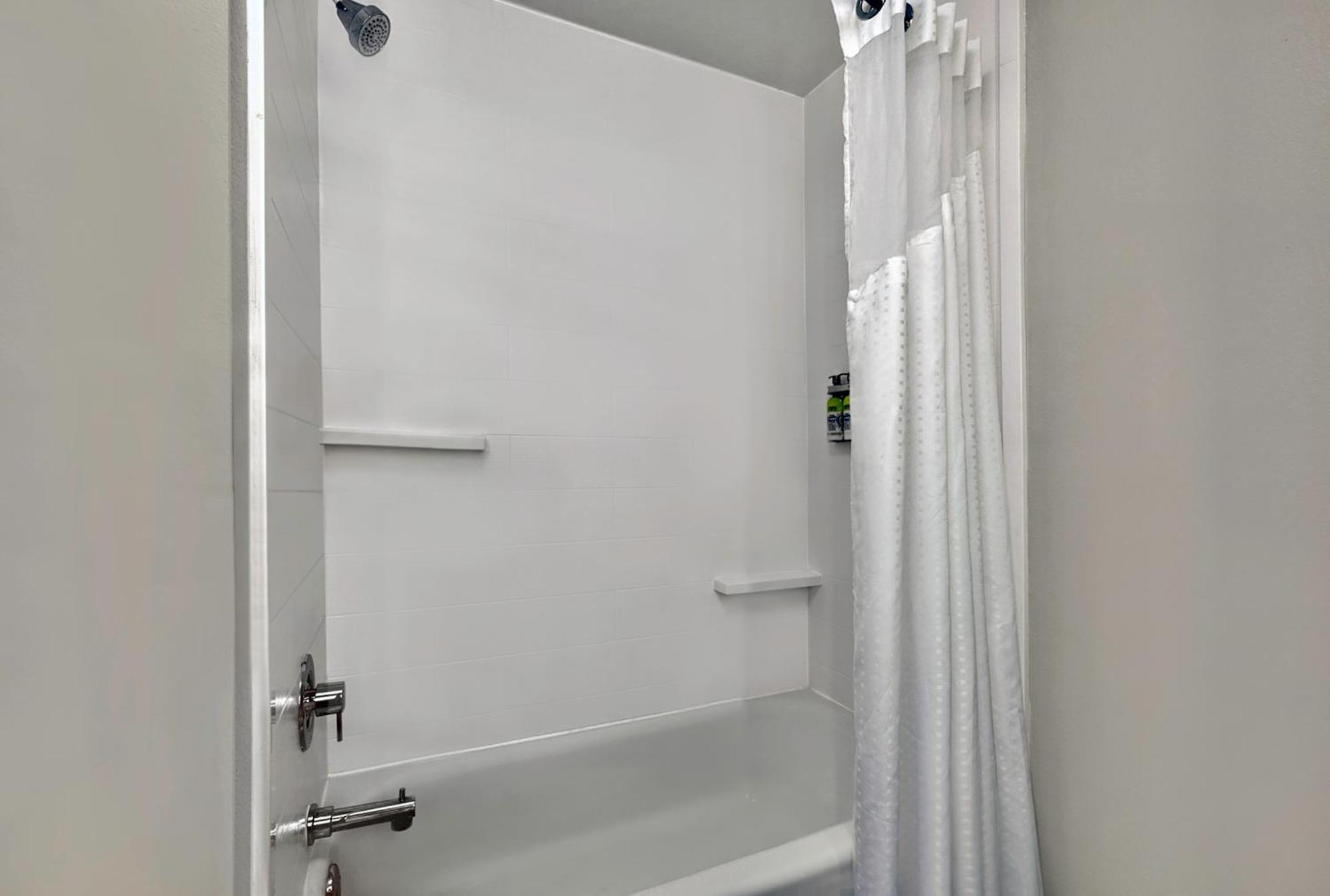 Holiday Inn Express & Suites Kansas City Airport By Ihg Extérieur photo
