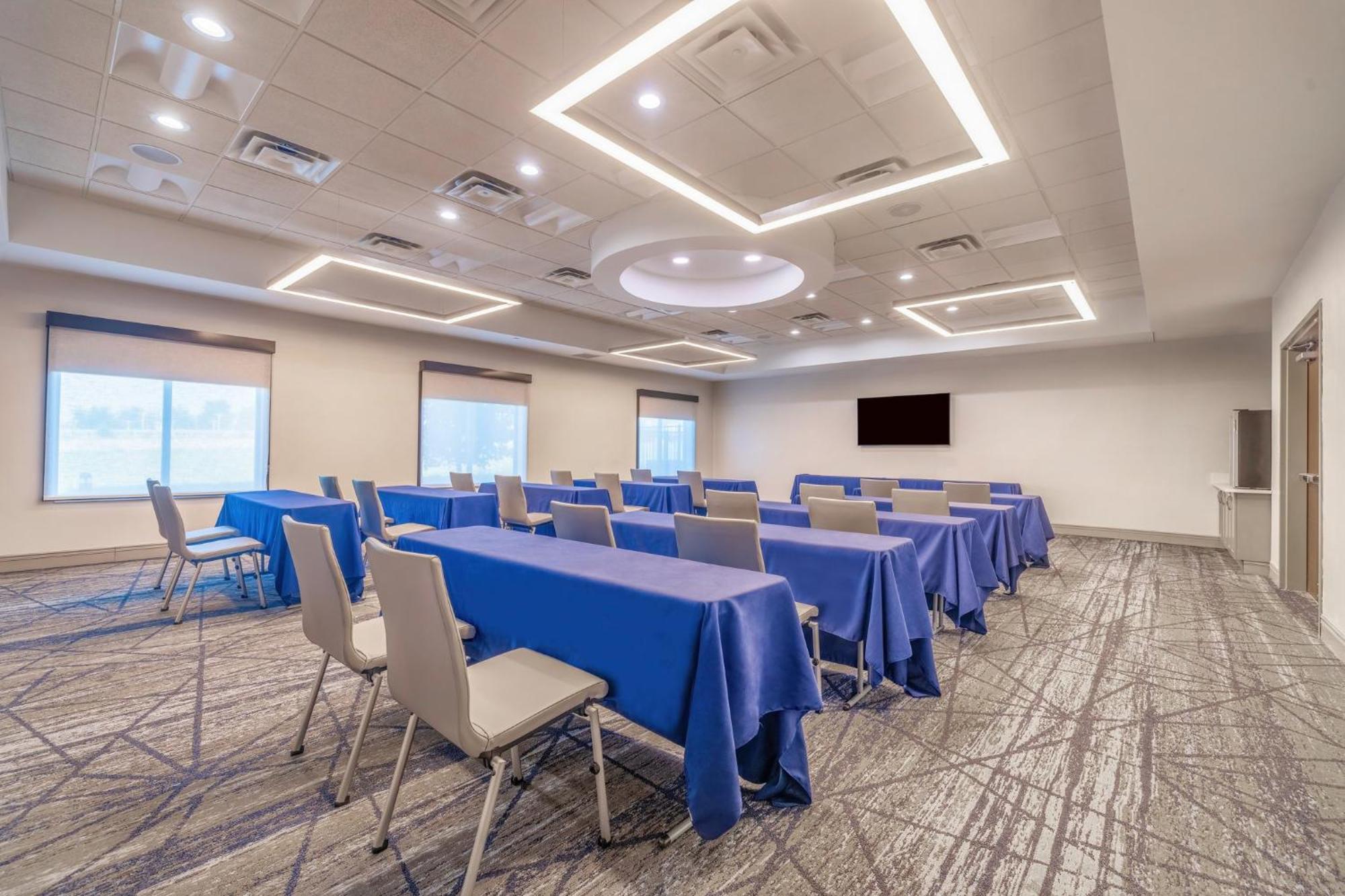 Holiday Inn Express & Suites Kansas City Airport By Ihg Extérieur photo