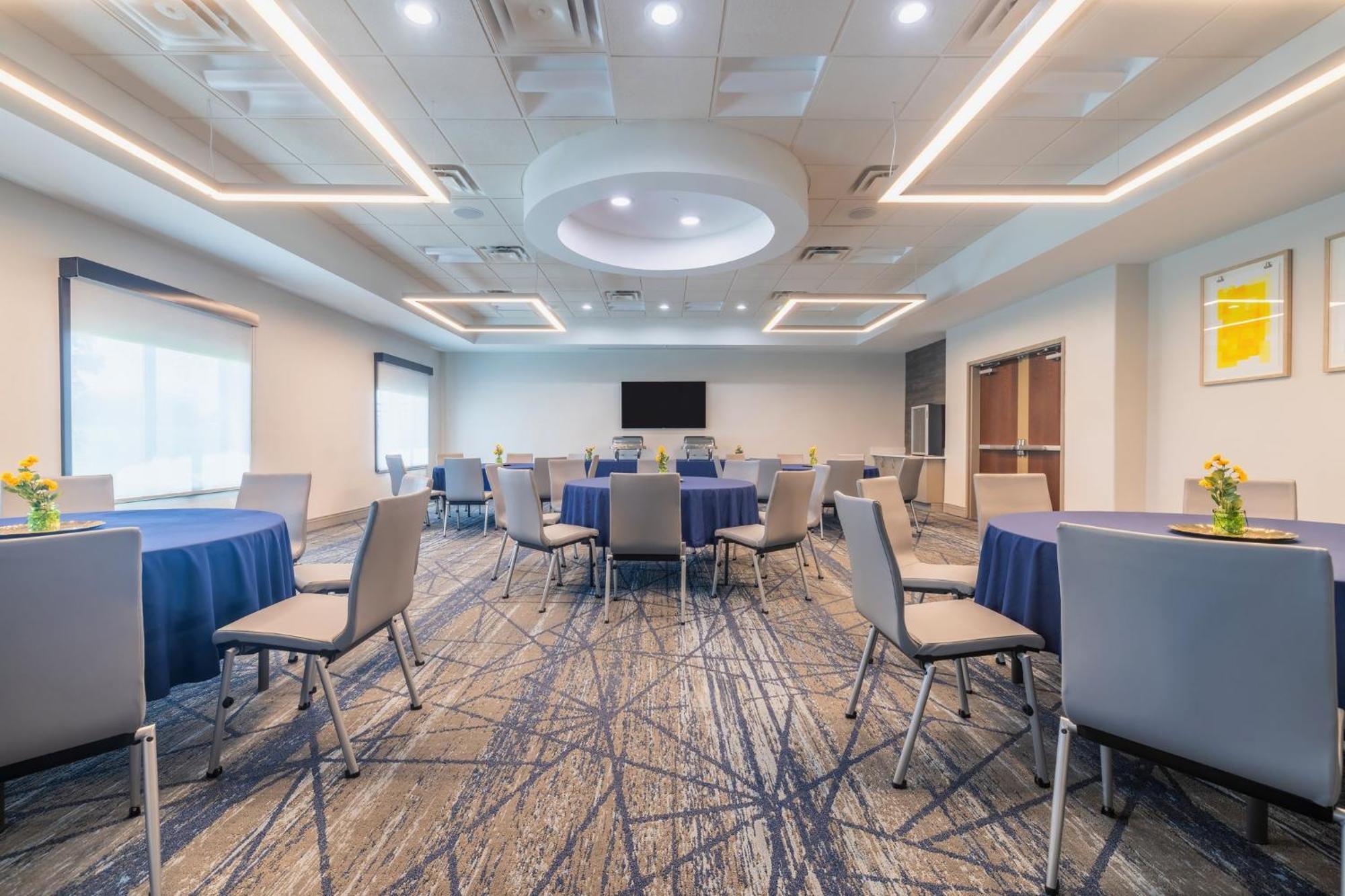 Holiday Inn Express & Suites Kansas City Airport By Ihg Extérieur photo