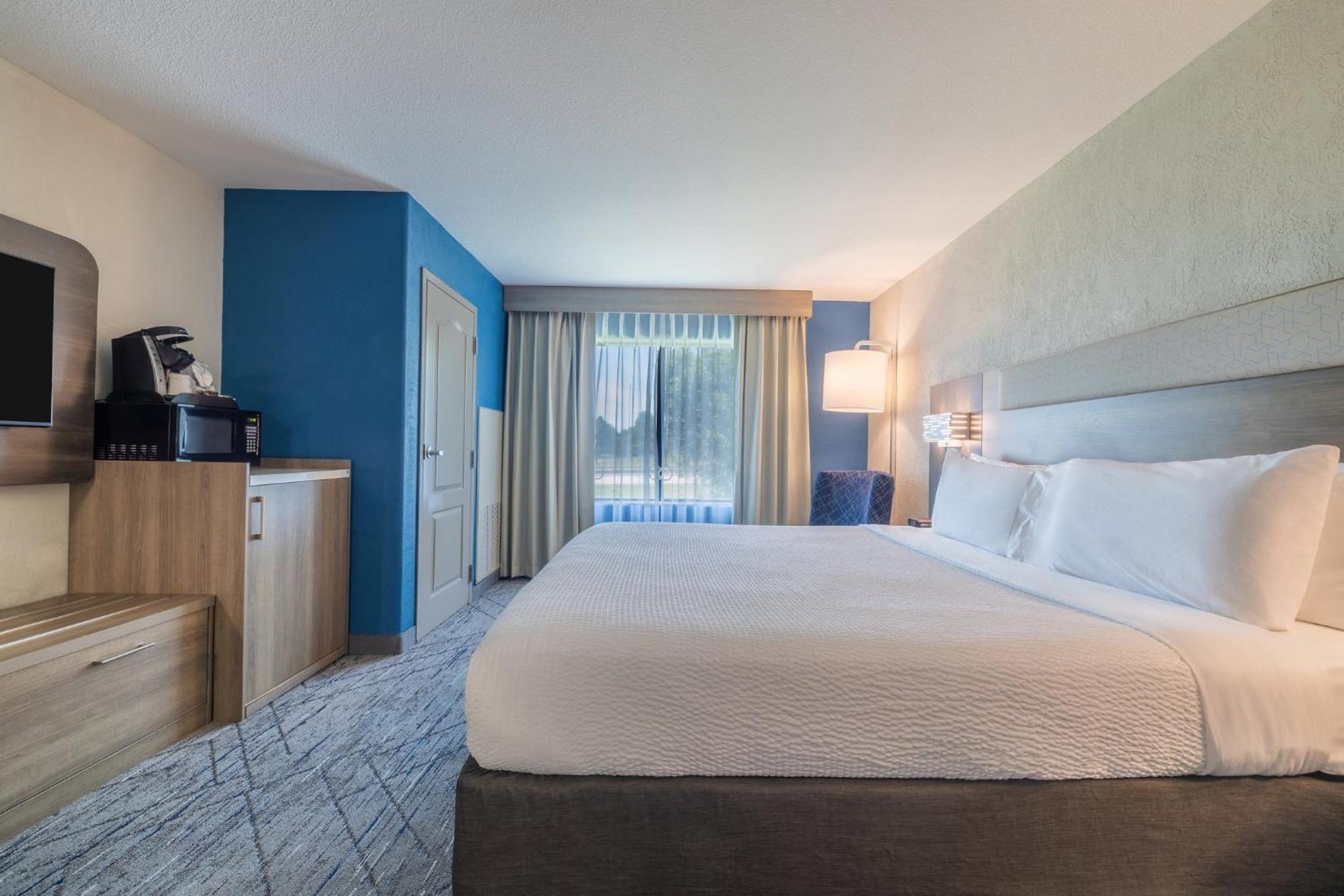 Holiday Inn Express & Suites Kansas City Airport By Ihg Extérieur photo