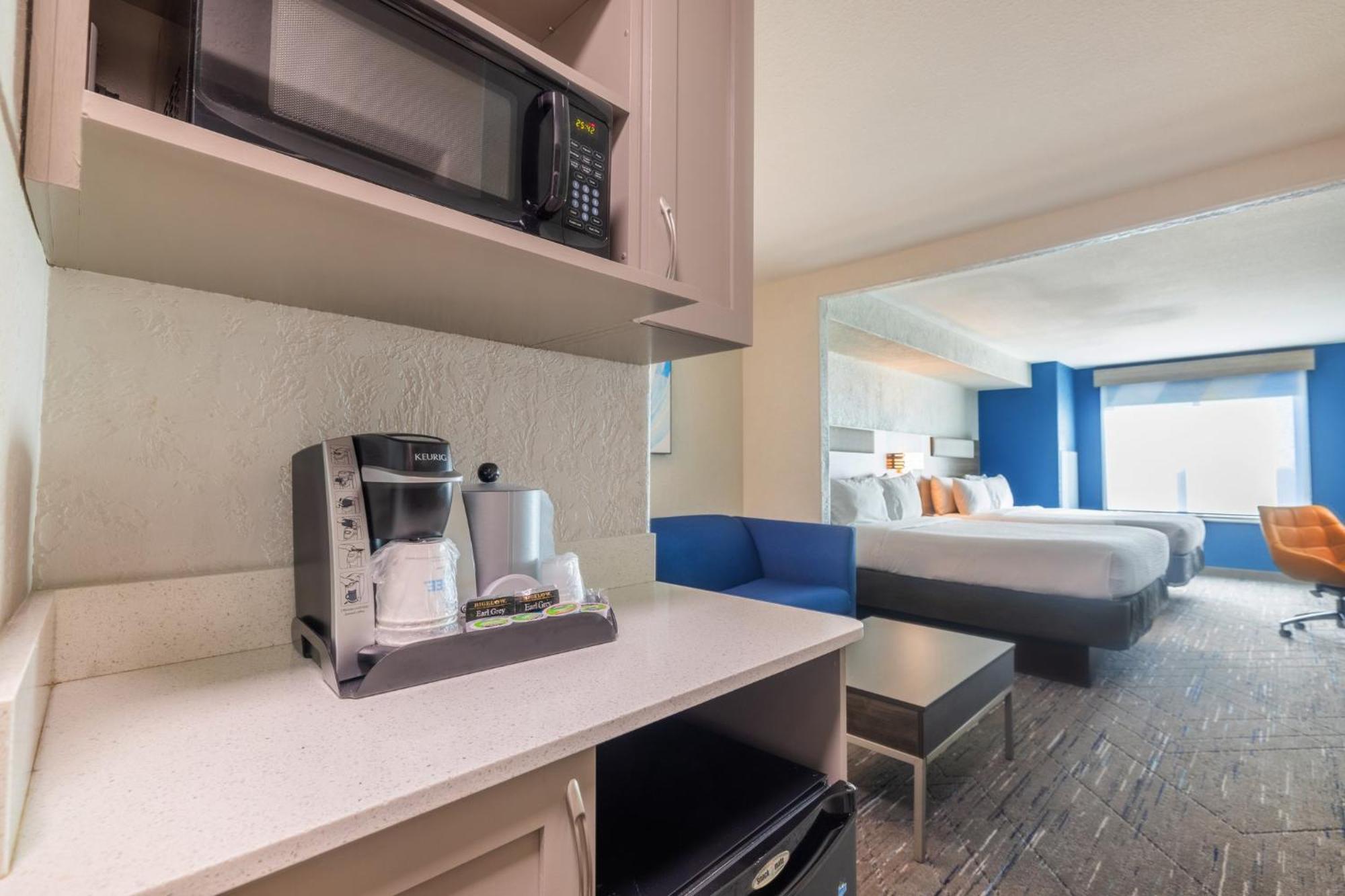 Holiday Inn Express & Suites Kansas City Airport By Ihg Extérieur photo
