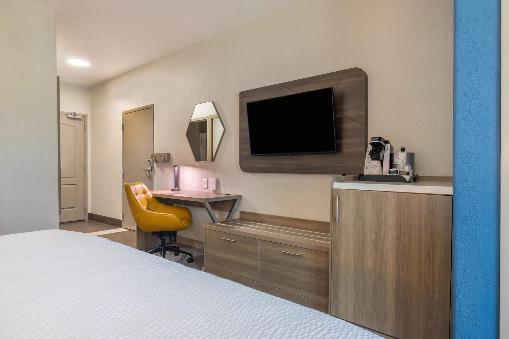 Holiday Inn Express & Suites Kansas City Airport By Ihg Extérieur photo