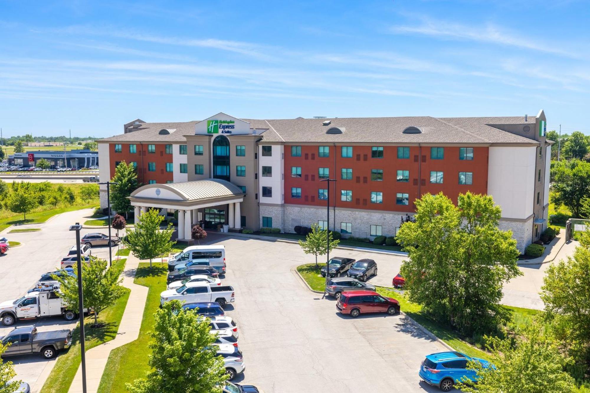 Holiday Inn Express & Suites Kansas City Airport By Ihg Extérieur photo