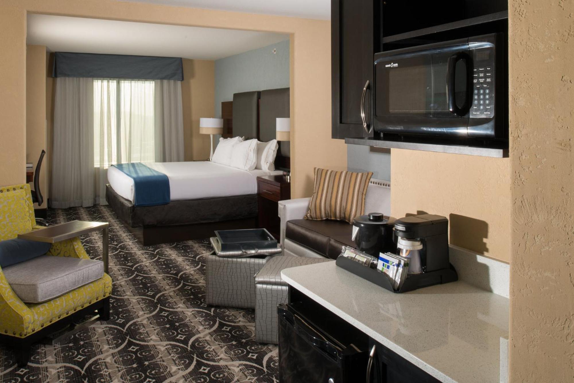 Holiday Inn Express & Suites Kansas City Airport By Ihg Extérieur photo