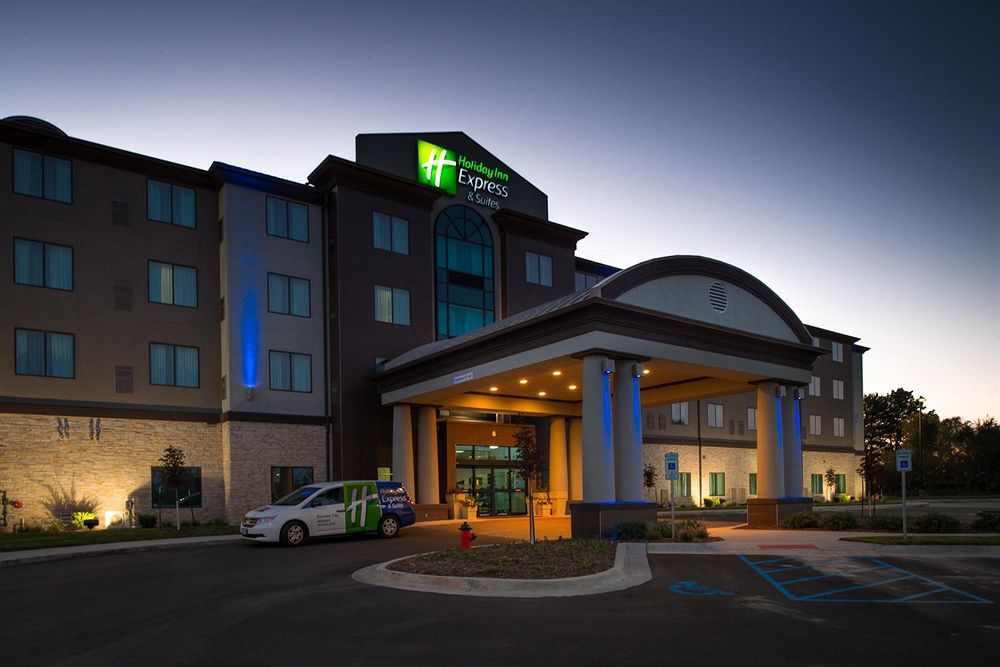 Holiday Inn Express & Suites Kansas City Airport By Ihg Extérieur photo